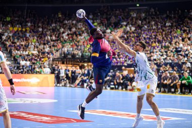 COLOGNE, GERMANY - 14 Haziran 2025: Dika Mem - Kamyon İzcisi 24 EHF FINAL4 Barca-SC Magdeburg maçı Lanxess Arena 'da.