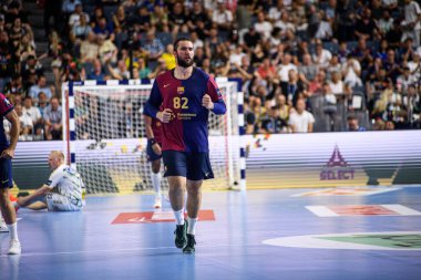 COLOGNE, GERMANY - 14 Haziran 2025: Luis Diogo Sousa Frade - Kamyon Öncüsü 24 EHF FINAL4 Barca SC Magdeburg 'a karşı Lanxess Arena.