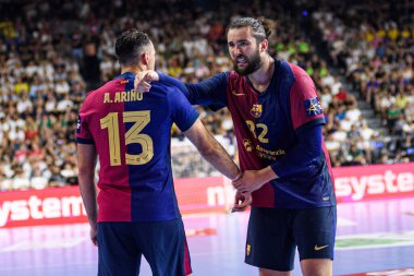 COLOGNE, GERMANY - 14 Haziran 2025: Aitor Arino Bengoechea, Luis Diogo Sousa Frade - Kamyon Öncüsü 24 EHF FINAL4 Barca SC Magdeburg 'a karşı Lanxess Arena.