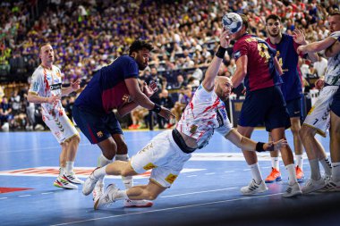 COLOGNE, GERMANY - 14 HAZİRAN 2025: - Kamyon İzcisi 24 EHF FINAL4 Barca-SC Magdeburg maçı Lanxess Arena 'da.