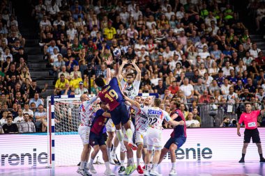 COLOGNE, GERMANY - 14 HAZİRAN 2025: Timothey N 'guessan - 24 EHF FINAL4 Barca-SC Magdeburg maçı Lanxess Arena' da.