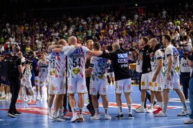 COLOGNE, GERMANY - 14 HAZİRAN 2025: - Kamyon İzcisi 24 EHF FINAL4 Barca-SC Magdeburg maçı Lanxess Arena 'da.