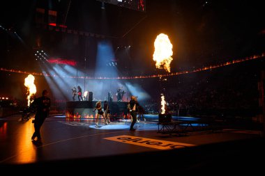 COLOGNE, GERMANY - 14 HAZİRAN 2025: maç öncesi gösteri - 24 EHF FINAL4 Barca-SC Magdeburg maçı Lanxess Arena 'da.