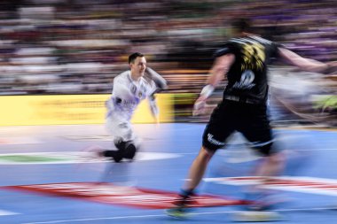 COLOGNE, GERMANY - 14 HAZİRAN 2025: - Kamyon İzcisi 24 EHF FINAL4 Fuchse Berlin 'e karşı Lanxess Arena' da HBC Nantes.