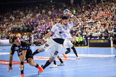COLOGNE, GERMANY - 14 HAZİRAN 2025: Nicolas Tournat - Kamyon Öncüsü 24 EHF Finali FINAL4 Fuchse Berlin HBC Nantes 'e karşı Lanxess Arena' da.
