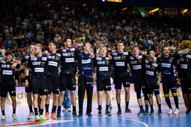 COLOGNE, GERMANY - 14 HAZİRAN 2025: - Kamyon İzcisi 24 EHF FINAL4 Fuchse Berlin 'e karşı Lanxess Arena' da HBC Nantes.
