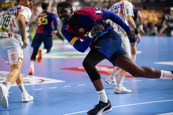 COLOGNE, GERMANY - 14 HAZİRAN 2025: Kamyon İzcisi 24 EHF FINAL4 Barca-SC Magdeburg maçı Lanxess Arena 'da.