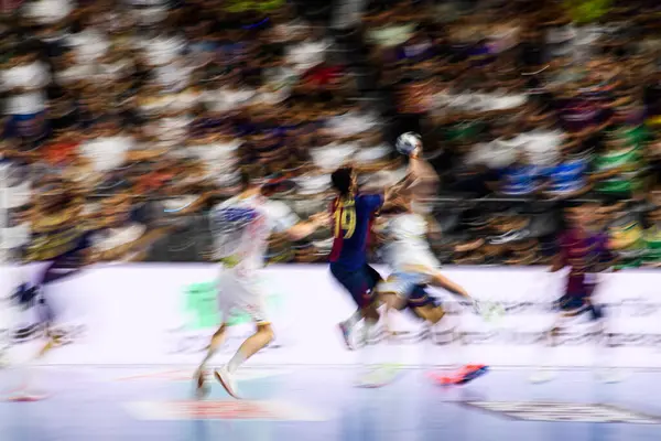 COLOGNE, GERMANY - 14 HAZİRAN 2025: Timothey N 'guessan - 24 EHF FINAL4 Barca-SC Magdeburg maçı Lanxess Arena' da.