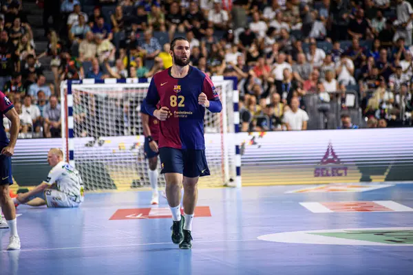 COLOGNE, GERMANY - 14 Haziran 2025: Luis Diogo Sousa Frade - Kamyon Öncüsü 24 EHF FINAL4 Barca SC Magdeburg 'a karşı Lanxess Arena.