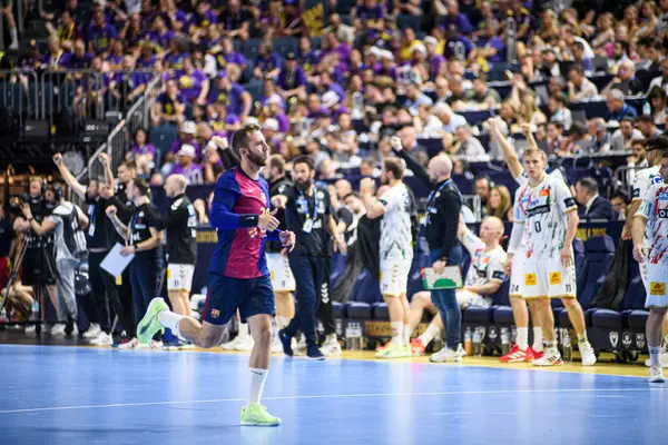 COLOGNE, GERMANY - 14 HAZİRAN 2025: Aleix Gomez Abello - Kamyon Öncüsü 24 EHF FINAL4 Barca ile SC Magdeburg maçı Lanxess Arena 'da.