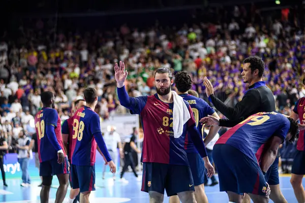COLOGNE, GERMANY - 14 Haziran 2025: Luis Diogo Sousa Frade - Kamyon Öncüsü 24 EHF FINAL4 Barca SC Magdeburg 'a karşı Lanxess Arena.
