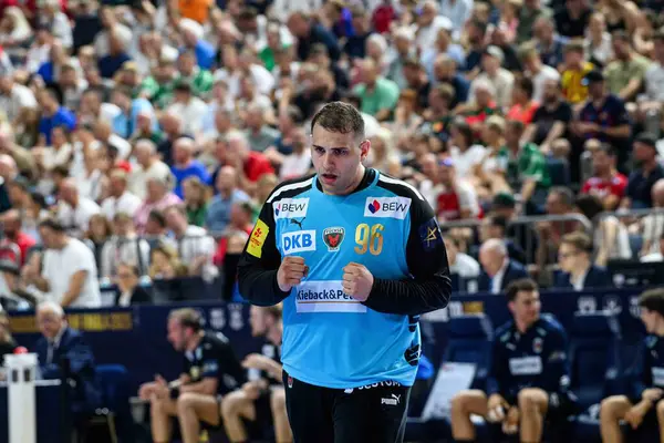 COLOGNE, GERMANY - 14 HAZİRAN 2025: Paul Drux - Kamyon İzcisi 24 EHF FINAL4 Fuchse Berlin 'e karşı Lanxess Arena' da HBC Nantes.
