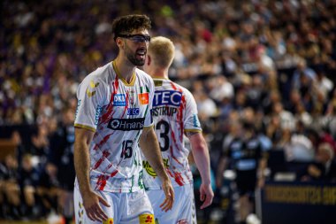 COLOGNE, GERMANY - 15 Haziran 2025: Antonio Serradilla Cuenca - Kamyon Scout24 EHF FINAL4 Fuchse Berlin, SC Magdeburg 'a karşı Lanxess Arena.