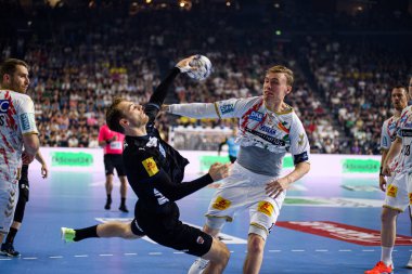 COLOGNE, GERMANY - 15 Haziran 2025: Mathias Gidsel - Kamyon Öncüsü 24 EHF Finali FINAL4 Fuchse Berlin, SC Magdeburg 'a karşı Lanxess Arena' da.