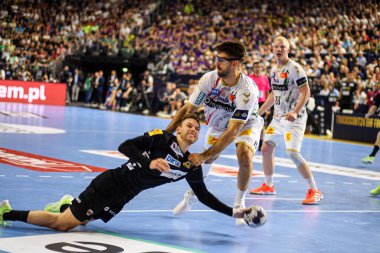 COLOGNE, GERMANY - 15 Haziran 2025: Mathias Gidsel - Kamyon Öncüsü 24 EHF Finali FINAL4 Fuchse Berlin, SC Magdeburg 'a karşı Lanxess Arena' da.