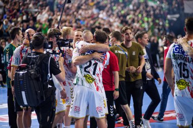 COLOGNE, GERMANY - 15 Haziran 2025: Albin Lagergren - Kamyon Öncüsü 24 EHF Finali FINAL4 Fuchse Berlin, SC Magdeburg 'a karşı Lanxess Arena' da.