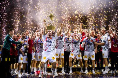 COLOGNE, GERMANY - 15 HAZİRAN 2025: - Kamyon İzcisi 24 EHF FINAL4 Fuchse Berlin, SC Magdeburg 'a karşı Lanxess Arena.