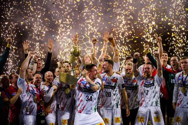COLOGNE, GERMANY - 15 HAZİRAN, 2025: Michael Damgaard Nielsen, şampiyonlar - 24 EHF finali FINAL4 Fuchse Berlin-SC Magdeburg maçı Lanxess Arena 'da.