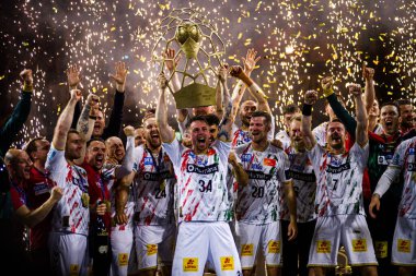 COLOGNE, GERMANY - 15 HAZİRAN, 2025: Michael Damgaard Nielsen, şampiyonlar - 24 EHF finali FINAL4 Fuchse Berlin-SC Magdeburg maçı Lanxess Arena 'da.