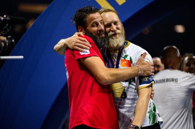 COLOGNE, GERMANY - 15 HAZİRAN 2025: Bennet Wiegert, Matthias Musche - Kamyon İzcisi 24 EHF FINALF FINAL4 Fuchse Berlin, SC Magdeburg 'e karşı Lanxess Arena.