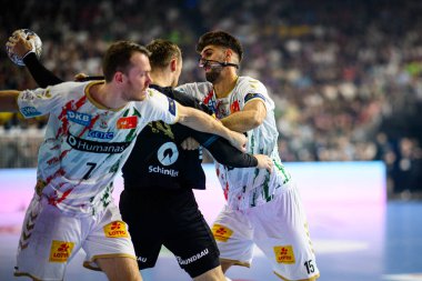 COLOGNE, GERMANY - 15 Haziran 2025: Antonio Serradilla Cuenca, Mijajlo Marsenic - Kamyon İzcisi 24 EHF FINALF Berlin ile SC Magdeburg arasında Lanxess Arena 'da oynanan final maçı.