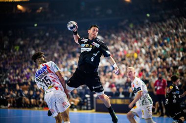 COLOGNE, GERMANY - 15 HAZİRAN 2025: Mijajlo Marsenic - Kamyon Öncüsü 24 EHF finali FINAL4 Fuchse Berlin, SC Magdeburg 'a karşı Lanxess Arena.