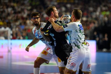 COLOGNE, GERMANY - 15 HAZİRAN 2025: - Kamyon İzcisi 24 EHF FINAL4 Fuchse Berlin, SC Magdeburg 'a karşı Lanxess Arena.