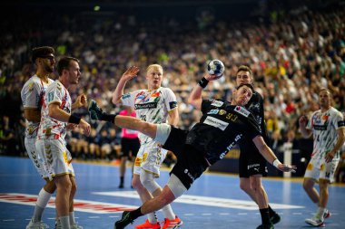 COLOGNE, GERMANY - 15 HAZİRAN 2025: Mijajlo Marsenic - Kamyon Öncüsü 24 EHF finali FINAL4 Fuchse Berlin, SC Magdeburg 'a karşı Lanxess Arena.
