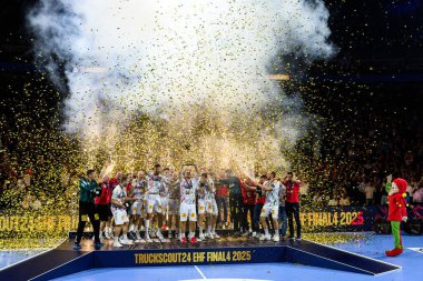 COLOGNE, GERMANY - 15 Haziran 2025: Şampiyonlar - Kamyon İzcisi 24 EHF Finali FINAL4 Fuchse Berlin, SC Magdeburg 'a karşı Lanxess Arena' da.