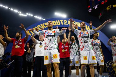 COLOGNE, GERMANY - 15 Haziran 2025: Tim Hornke, Philipp Weber - Kamyon Scout24 EHF FINAL4 Fuchse Berlin, SC Magdeburg 'a karşı.