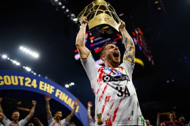 COLOGNE, GERMANY - 15 Haziran 2025: Michael Damgaard Nielsen - Kamyon Öncüsü 24 EHF Finali FINAL4 Fuchse Berlin, SC Magdeburg 'a karşı Lanxess Arena.