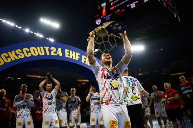 COLOGNE, GERMANY - 15 HAZİRAN 2025: Lukas Mertens - Kamyon Öncüsü 24 EHF Finali FINAL4 Fuchse Berlin, SC Magdeburg 'a karşı Lanxess Arena.
