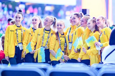 DUISBURG, GERMANY - 16 Temmuz 2025: Ritmik jimnastik takımı Ukrayna - Ren-Ruhr 2025 FISU Dünya Üniversite Oyunları Schauinsland-Reisen-Arena 'da.