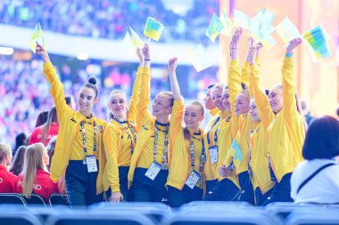 DUISBURG, GERMANY - 16 Temmuz 2025: Ritmik jimnastik takımı Ukrayna - Ren-Ruhr 2025 FISU Dünya Üniversite Oyunları Schauinsland-Reisen-Arena 'da.