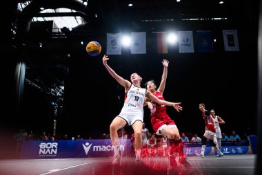 BOCHUM, GERMANY - 20 HAZİRAN, 2025: 18, Luisa Marie NUFER - 3x3 Basketbol, maç, Almanya Çin 'e karşı, Rhine-Ruhr 2025 Jahrhunderthalle Dünya Üniversite Oyunları.