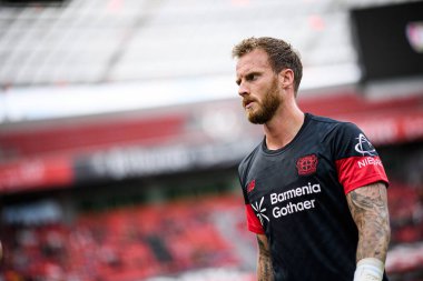 LEVERKUSEN, GERMANY - 5 AĞUSTOS, 2025: Mark Flekken - Bayer 04 Leverkusen Pisa SC 'ye karşı.