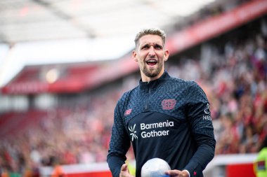 LEVERKUSEN, GERMANY - 5 AĞUSTOS, 2025: Robert Andrich - Bayer 04 Leverkusen Pisa SC 'ye karşı.