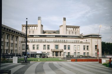 Den Haag, Hollanda - 7 Ağustos 2025: Eski ICTY binası Lahey, Hollanda 'da Uluslararası Ceza Mahkemesi Kalıntıları Mekanizmasına ev sahipliği yapıyor ve uluslararası adaletin mirasını sürdürüyor.