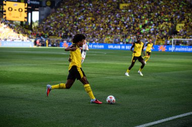 DORTMUND, GERMANY - 10 AĞUSTOS, 2025: Karim Adeyemi - Sezon öncesi maç Borussia Dortmund - SIGNAL IDUNA PARK 'ta Juventus' a karşı.