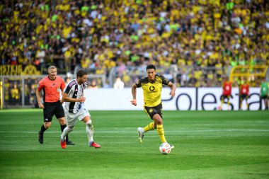 DORTMUND, GERMANY - 10 AĞUSTOS, 2025: Jobe Bellingham - Sezon öncesi maç Borussia Dortmund - SIGNAL IDUNA PARK 'ta Juventus' a karşı.