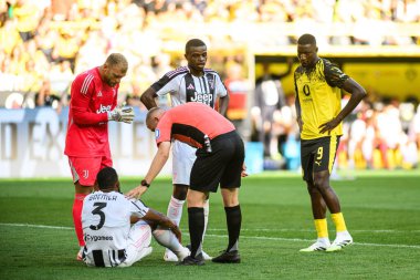 DORTMUND, Almanya - 10 AĞUSTOS, 2025: Mattia Perin, Bremer, Serhou Guirassy, Pierre Kalulu - Sezon öncesi maç Borussia Dortmund, SIGNAL IDUNA PARK 'ta Juventus' a karşı.