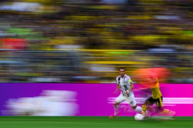 DORTMUND, GERMANY - 10 AĞUSTOS, 2025: SIGNAL IDUNA PARK 'ta sezon öncesi maç Borussia Dortmund Juventus' a karşı.