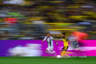 DORTMUND, GERMANY - 10 AĞUSTOS, 2025: SIGNAL IDUNA PARK 'ta sezon öncesi maç Borussia Dortmund Juventus' a karşı.