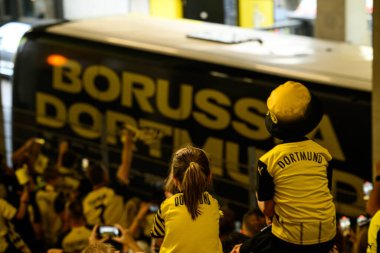 DORTMUND, GERMANY - 10 AĞUSTOS, 2025: Borussia ve taraftarlar takımı - Sezon öncesi maç SiGNAL IDUNA PARK 'ta Borussia Dortmund Juventus' a karşı.