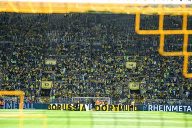 DORTMUND, GERMANY - 10 AĞUSTOS, 2025: SIGNAL IDUNA PARK 'ta sezon öncesi maç Borussia Dortmund Juventus' a karşı.