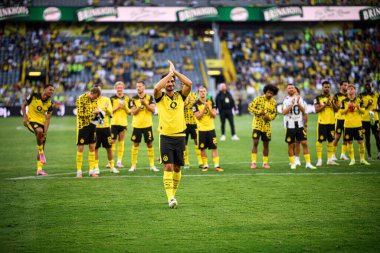 DORTMUND, GERMANY - 10 AĞUSTOS, 2025: Mats Hummels - Sezon öncesi maç SiGNAL IDUNA PARK 'ta Borussia Dortmund Juventus' a karşı.