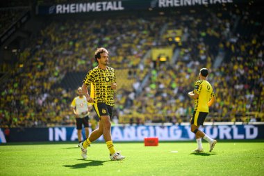 DORTMUND, GERMANY - 10 AĞUSTOS, 2025: Mats Hummels - Sezon öncesi maç SiGNAL IDUNA PARK 'ta Borussia Dortmund Juventus' a karşı.