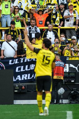 DORTMUND, GERMANY - 10 AĞUSTOS, 2025: Mats Hummels - Sezon öncesi maç SiGNAL IDUNA PARK 'ta Borussia Dortmund Juventus' a karşı.