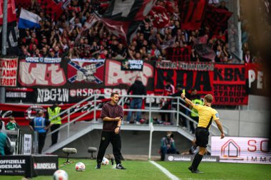 MUENSTER, GERMANY - 22 AĞUSTOS, 2025: 2.Bundesliga SC Preussen Munster 1 futbol karşılaşması. FC Nurnberg LVM-Preussenstadion 'da
