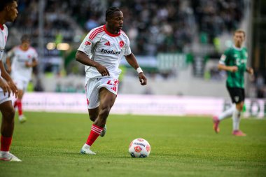 MUENSTER, GERMANY - 22 AĞUSTOS, 2025: 2.Bundesliga SC Preussen Munster 1 futbol karşılaşması. FC Nurnberg LVM-Preussenstadion 'da